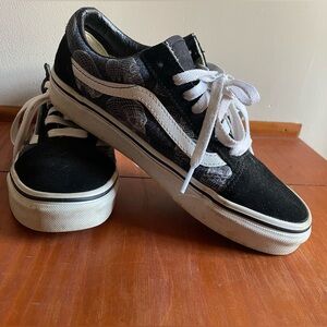 Vans 3D Skull Sneakers